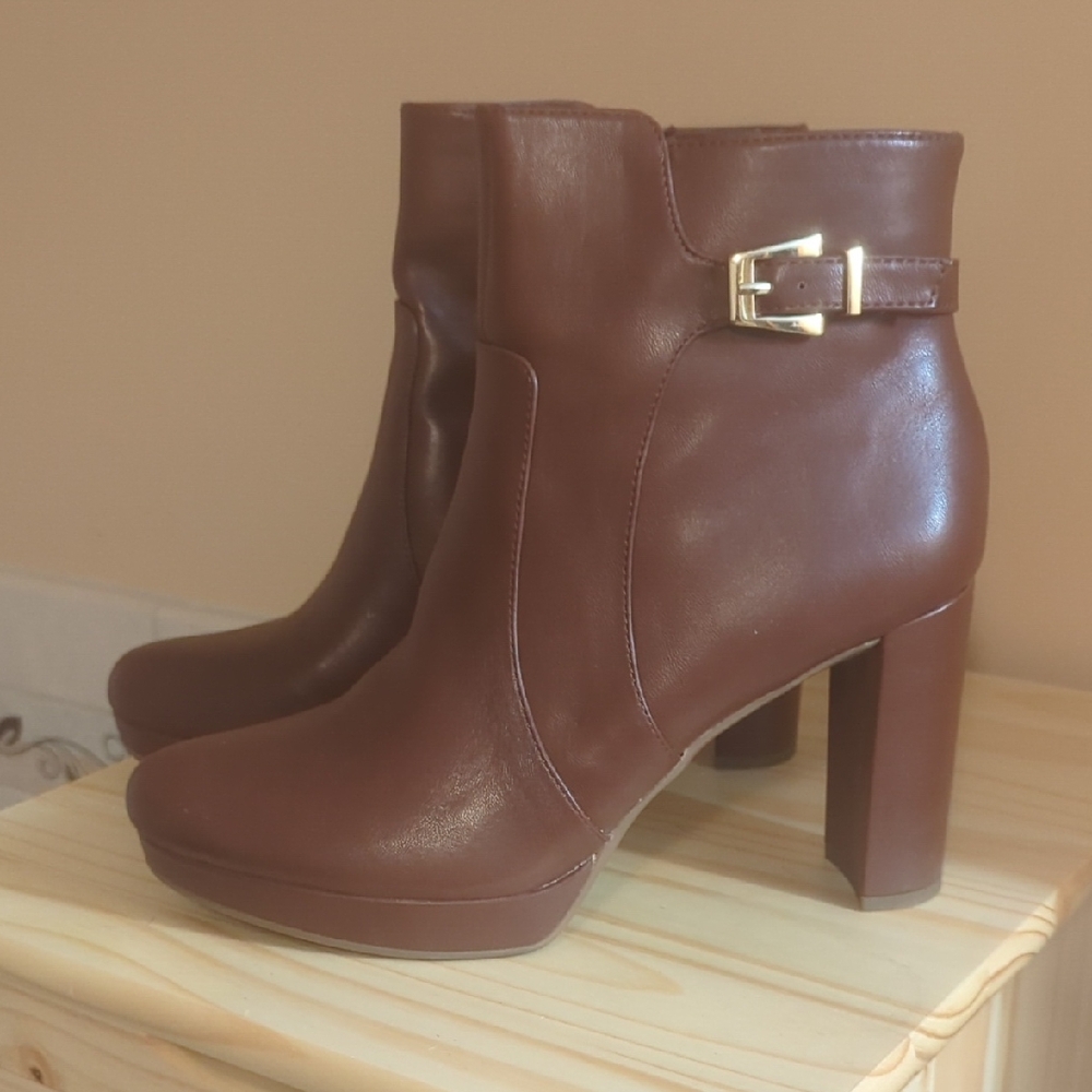 Naturalizer Brown Heeled Boots with Buckle